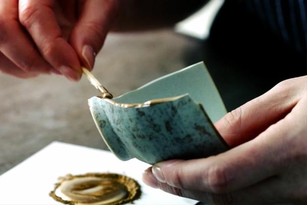 réparation de céramique de tradition japonaise kintsugi