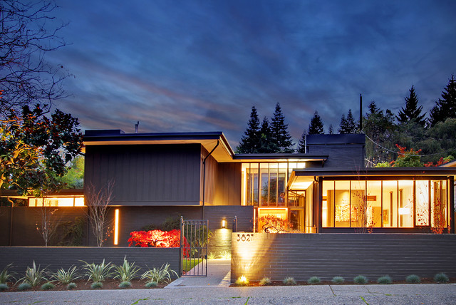 Stylový, lakonický cihlový plot - perfektní rám pro moderní dům