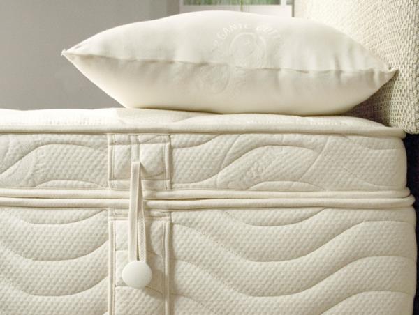 poduszki i materace ułatwiające zasypianie