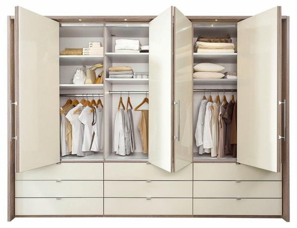 szafy składane drzwi dużo miejsca na ubrania