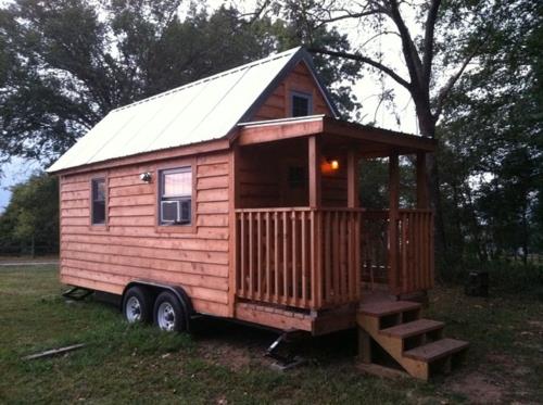 petit appartement conçoit du bois sur roulettes wagon porche maison mobile
