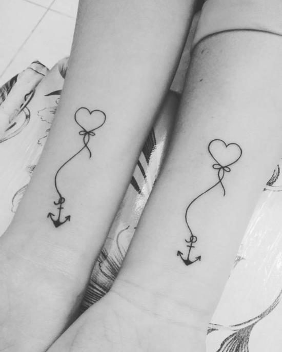 petites femmes tatouages ​​croyance amour espoir tatouage avant-bras