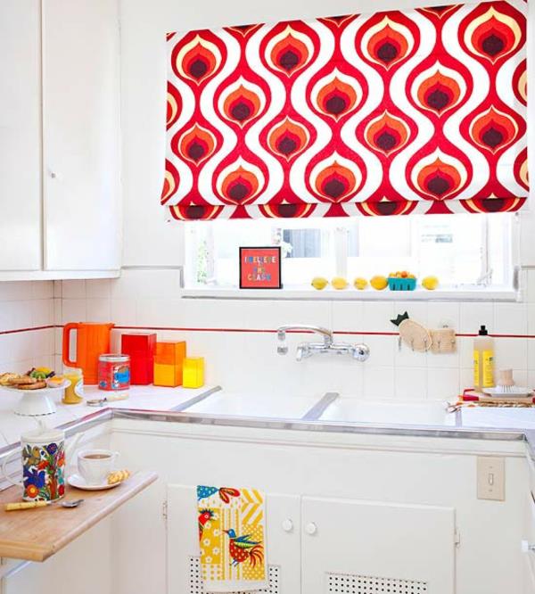 aménager une petite cuisine conseils d'ameublement rideaux de cuisine couleurs vives
