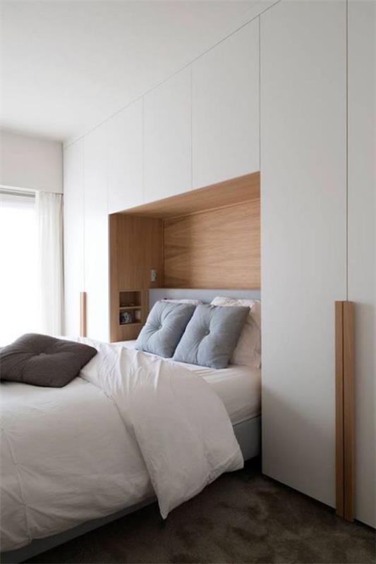 petite chambre agrandir visuellement meublée avec style conçu dans des tons clairs