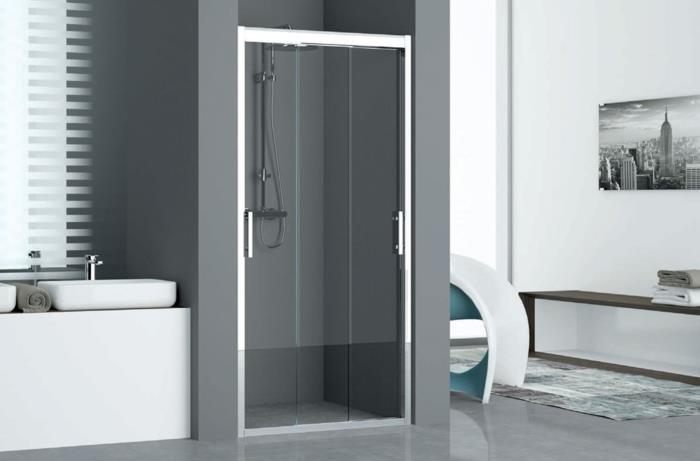 mała łazienka założona wanna wbudowana kabina prysznicowa nowoczesna?