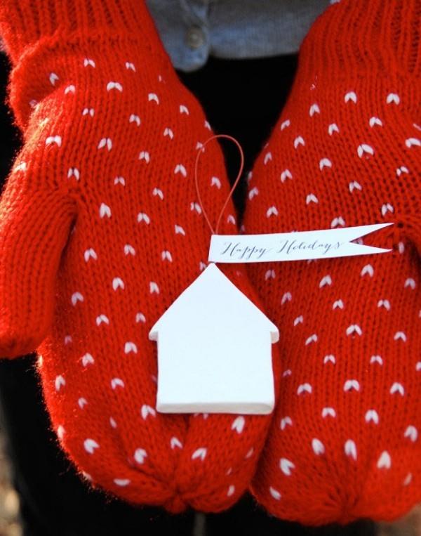 petit ornement de maison en papier noël