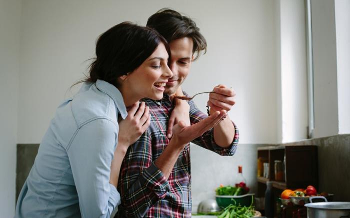 conseils de cuisine homme femme ensemble cuisson goût