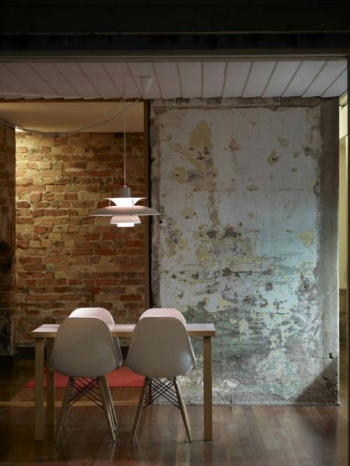 salle à manger compacte quatre personnes décor grunge moderne