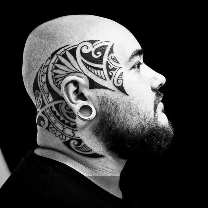 tatouage tête maori motifs tribaux hommes tatouage
