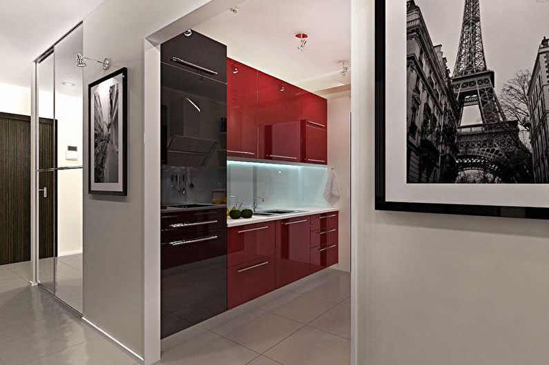 Malá červená a černá kuchyně - interiérový design