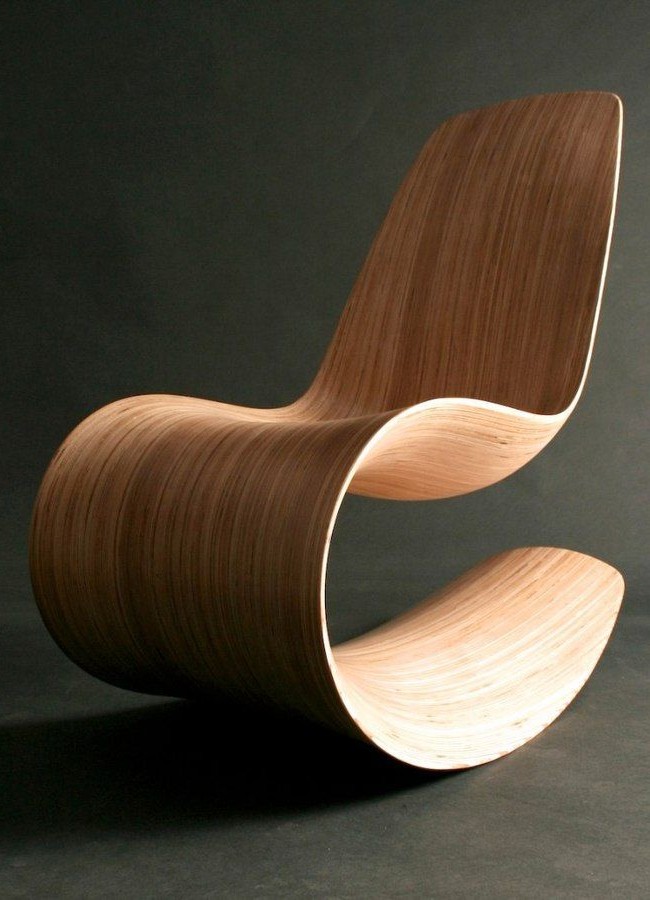 Kreslo - ستجعل صلابة ومرونة الخطوط مثل هذا الكرسي الهزاز ضيفًا مرحبًا به في العديد من التصميمات الداخلية الحديثة