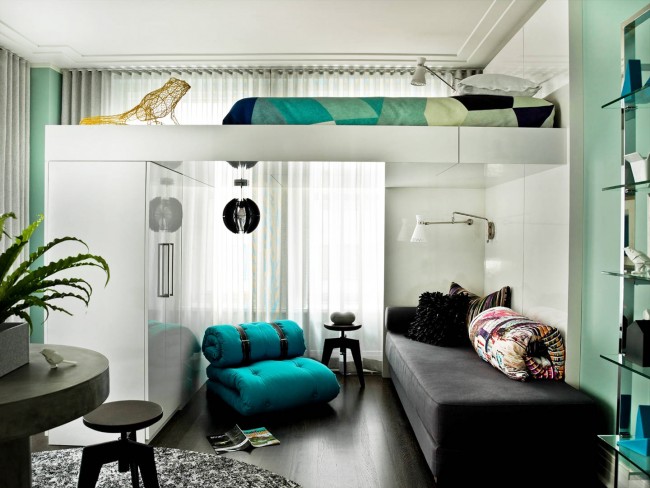 Díky posteli pod stropem se vaše ložnice nebo studio stane mnohem prostornějším a bude zde místo pro šatní skříň.