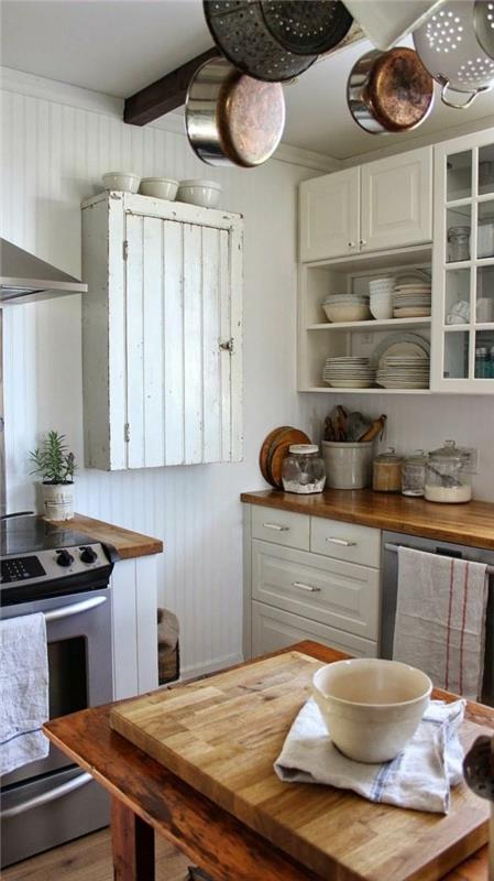 kuchnia shabby chic naturalne materiały eksponują naczynia