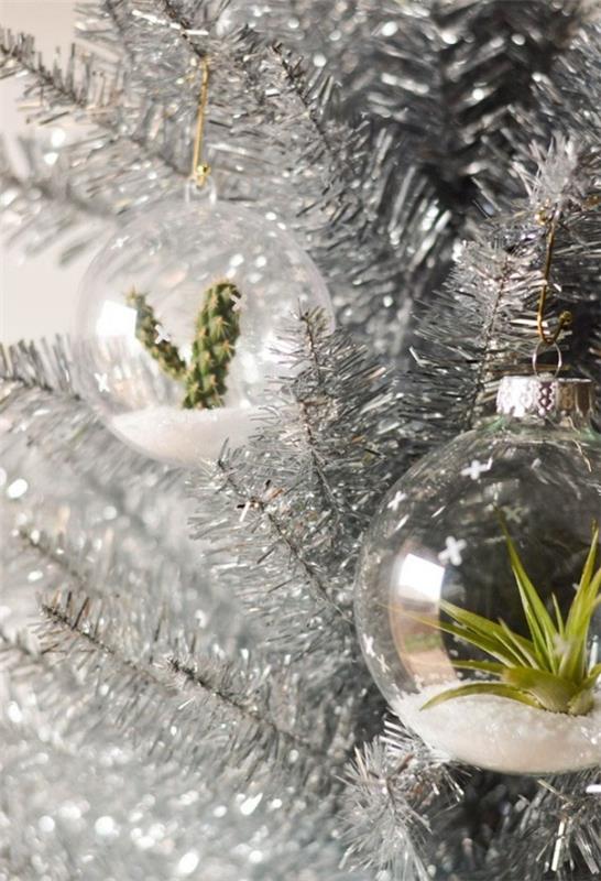boule avec de la neige noël