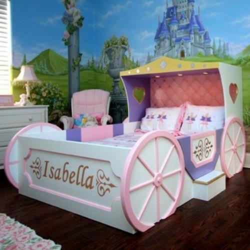 lit carrosse idée fille chambre d'enfants ludique