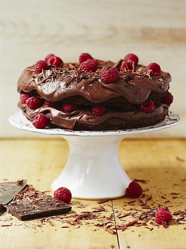 bezlaktozowe ciasto czekoladowe z malinami