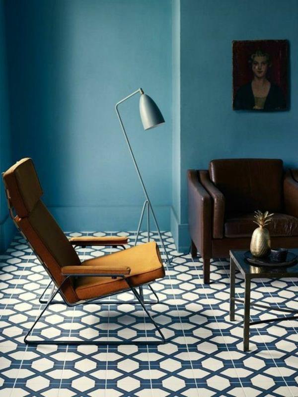 abat-jour lampadaire rétro fauteuil bleu mur design