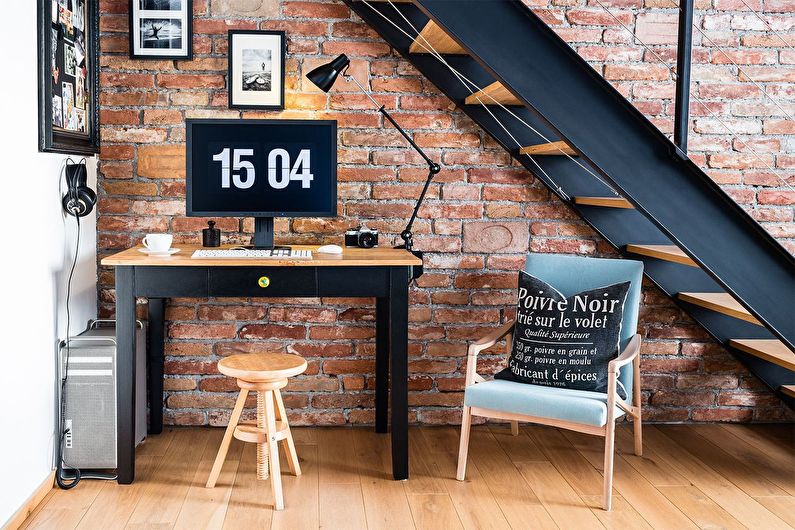 Treppe im Loft-Stil in den zweiten Stock