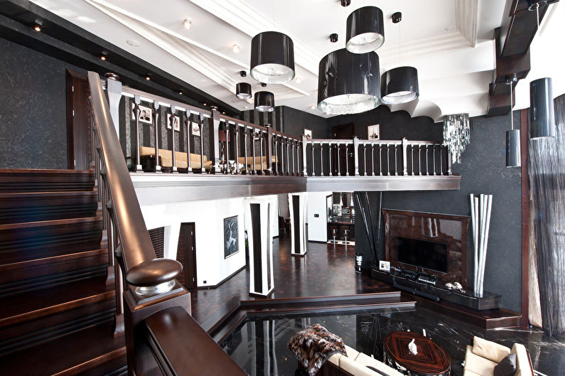 Art-Deco-Treppe zum zweiten Stock