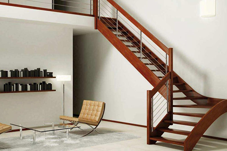 Gestaltung der Treppe zum zweiten Stock - Foto