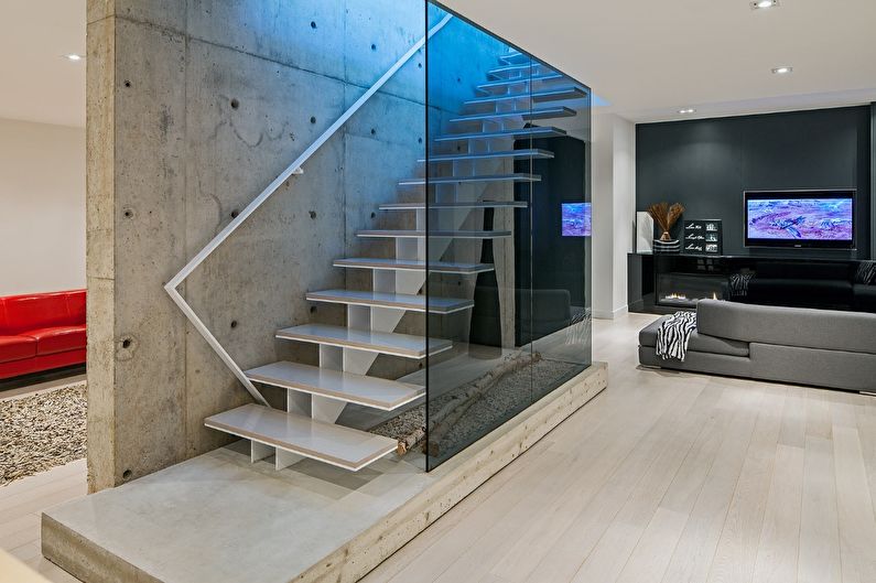 Gestaltung der Treppe zum zweiten Stock - Foto