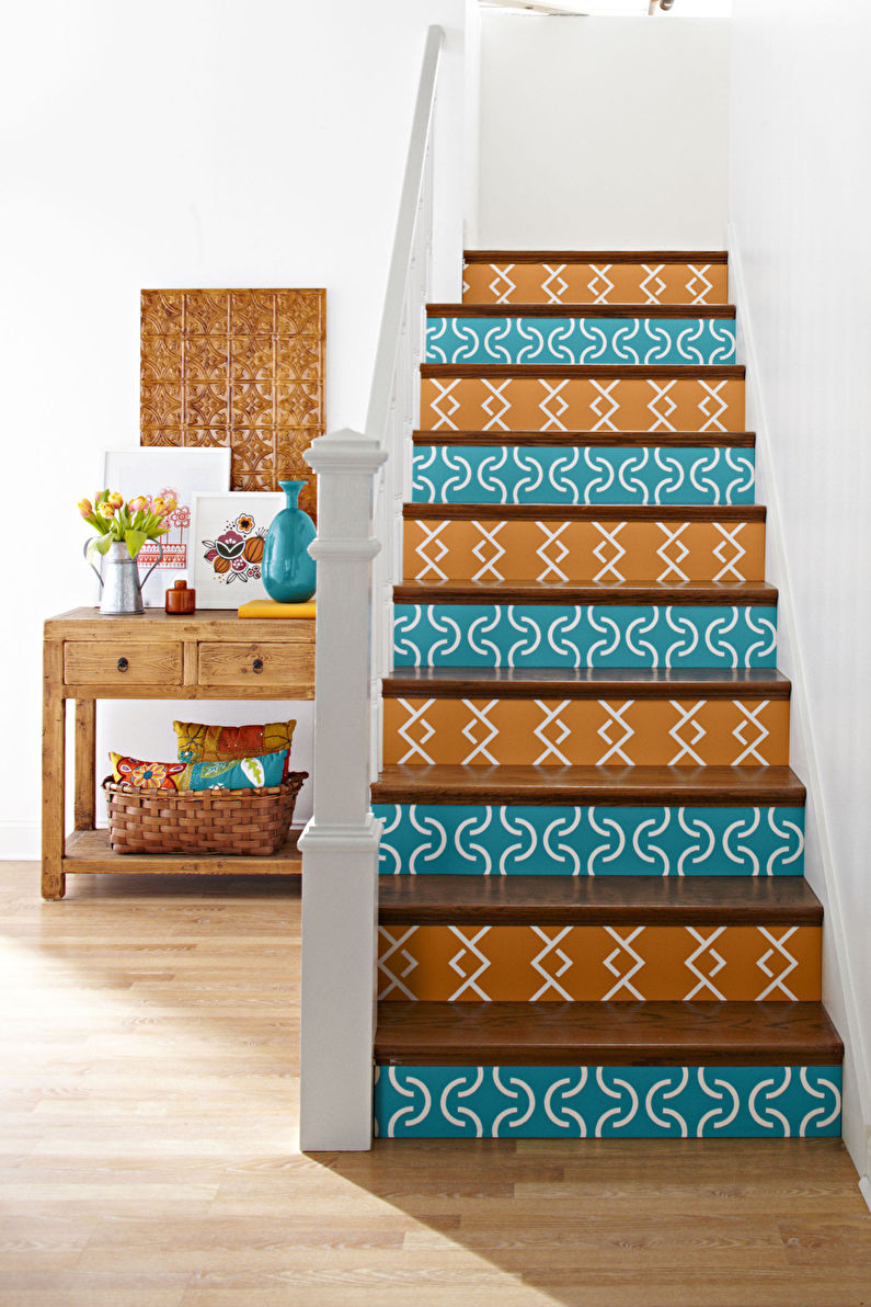 Gestaltung der Treppe zum zweiten Stock - Foto