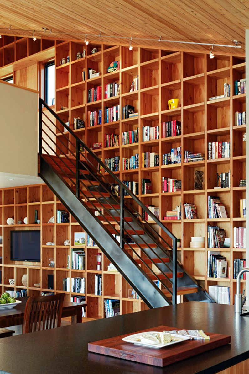 Gestaltung der Treppe zum zweiten Stock - Foto