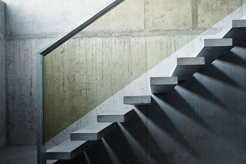 Treppe zum zweiten Stock auf den Riegeln