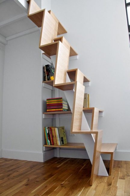 Leiter-Bücherregal - praktisch und funktional