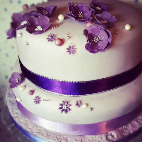 fioletowe kolory pętli pomysłów na tort weselny