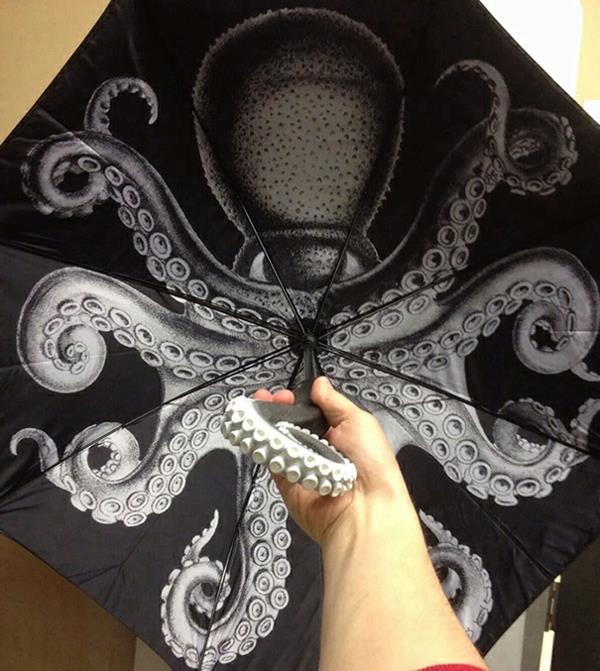 śmieszne czarne parasole ośmiornica