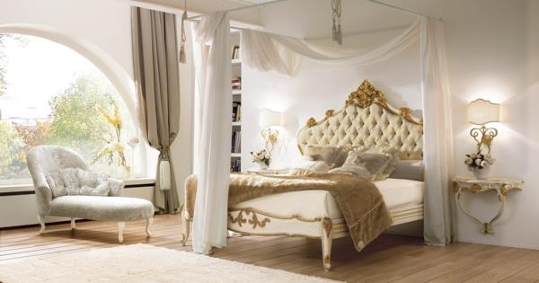 idées d'ameublement de luxe élégant lit à baldaquin avec des rideaux blancs