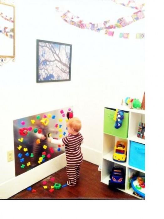 chambre enfants manget board mur blanc jouets