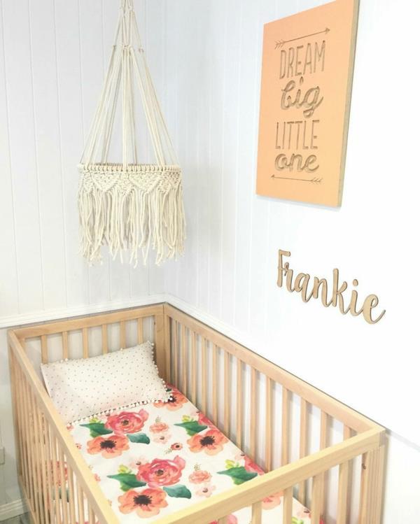 fabriquer soi-même un mobile en macramé chambre bébé