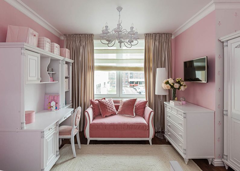 غرفة أطفال صغيرة باللون الوردي