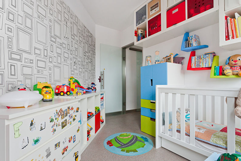 Anordnung der Möbel in einem nicht standardmäßigen Layout für Kleinkinder