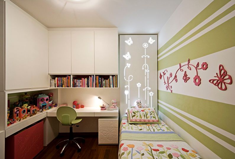 Design eines kleinen Kinderzimmers für ein Mädchen - Foto