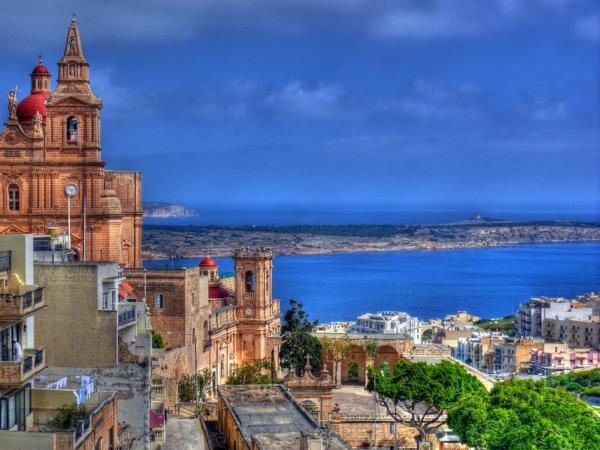 malta wakacje mellieha katedra morze