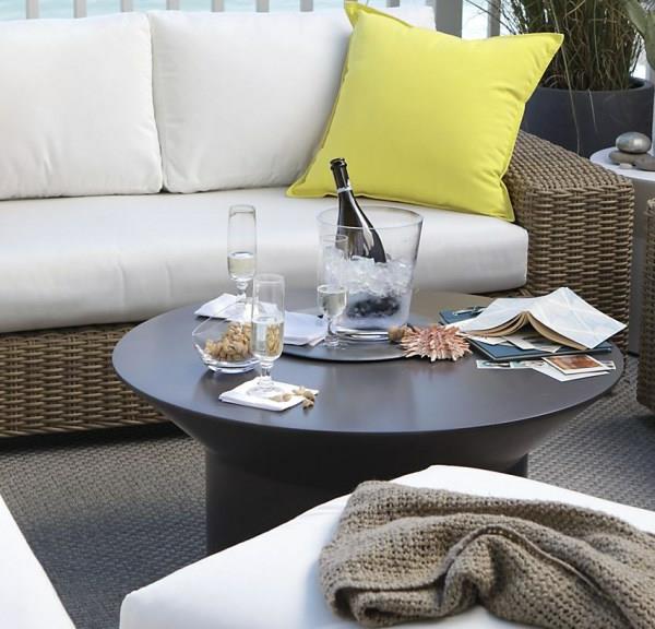 tables basses massives coussin construction bois jaune