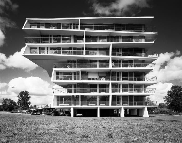 solidny dom budynek brutalizm architektura nowoczesna betonowa fasada le corbusier citrohan