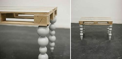 Meubles en bois palettes dessus de table pieds de table boule particulière