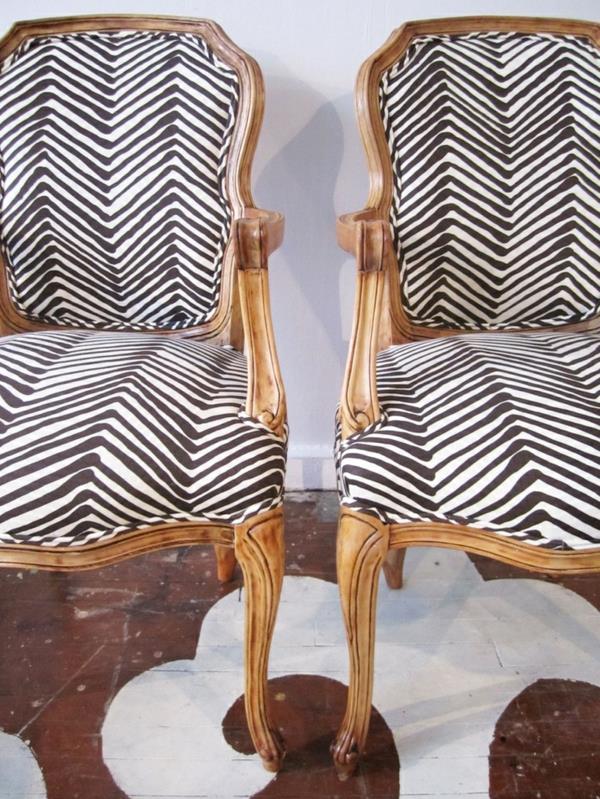 tissus d'ameublement chaise rembourrée motif noir et blanc restaurer des meubles anciens