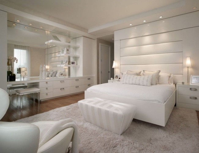 الأبيض هو أحد الألوان الرابحة لأثاث غرفة النوم