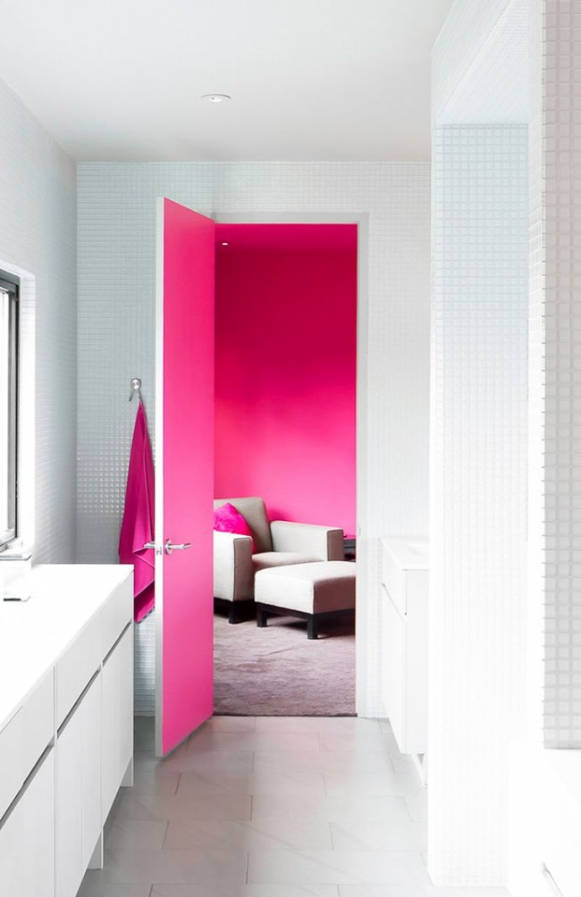 Eine gute Option zum Streichen von Türen eignet sich für eine Situation mit unterschiedlichen Farbschemata von Räumen.