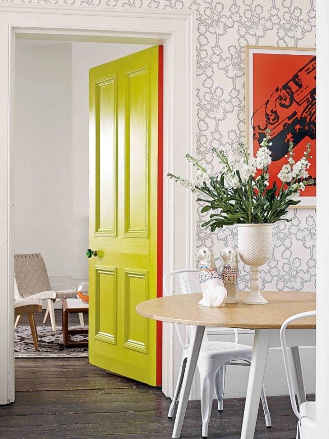 Hellgrün lackierte Türen erfrischen das Interieur