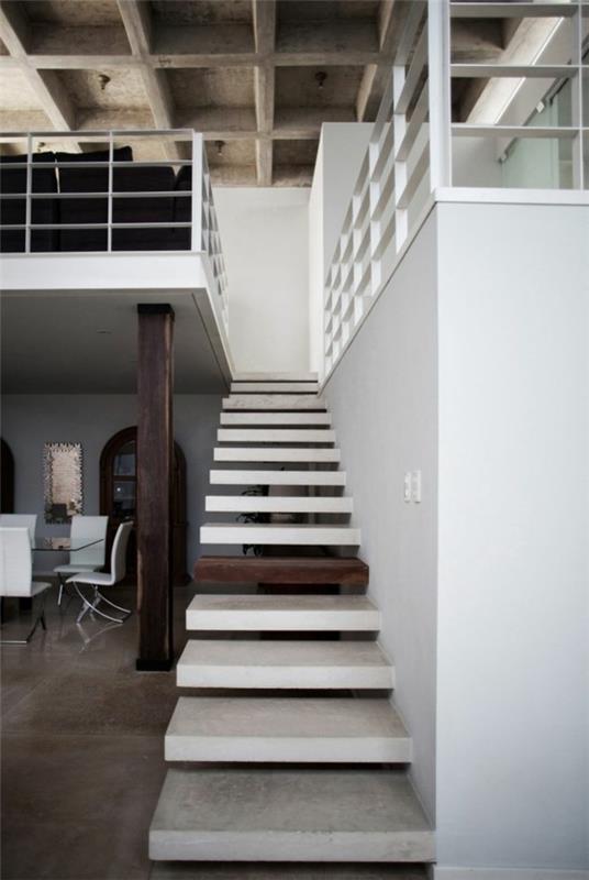 maison minimaliste avec une colonne en bois robuste touche industrielle