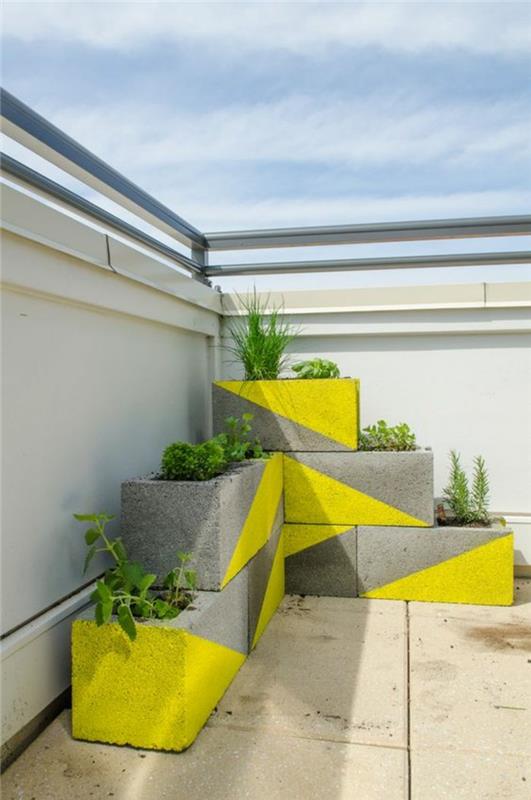 nowoczesne projekty tarasów zdjęcia meble balkonowe wykorzystują świeże kolory roślin doniczkowych