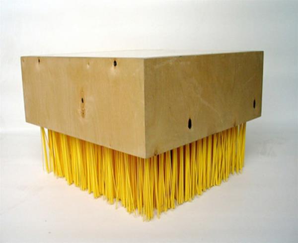 brosse de table jaune moderne