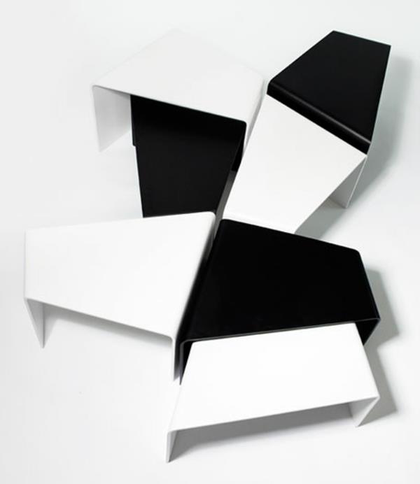 tables noires et blanches modernes