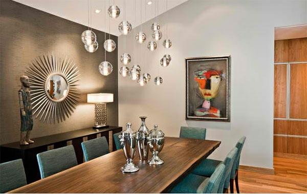 Table à manger en bois de salle à manger moderne avec chaises rembourrées suspensions murales design